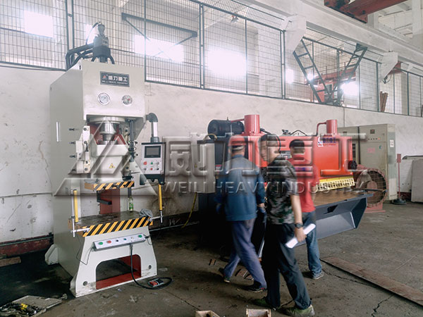 滕东煤矿订购4个厚3米闸式剪板机和液压冲床2