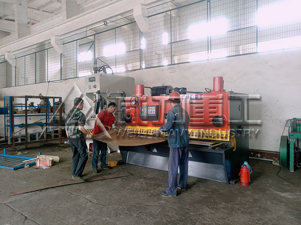 滕东煤矿订购4个厚3米闸式剪板机和液压冲床3